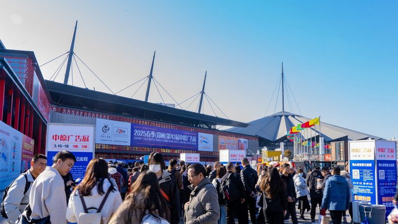 门头灯箱：不只是亮光，更是品牌形象的展示窗口